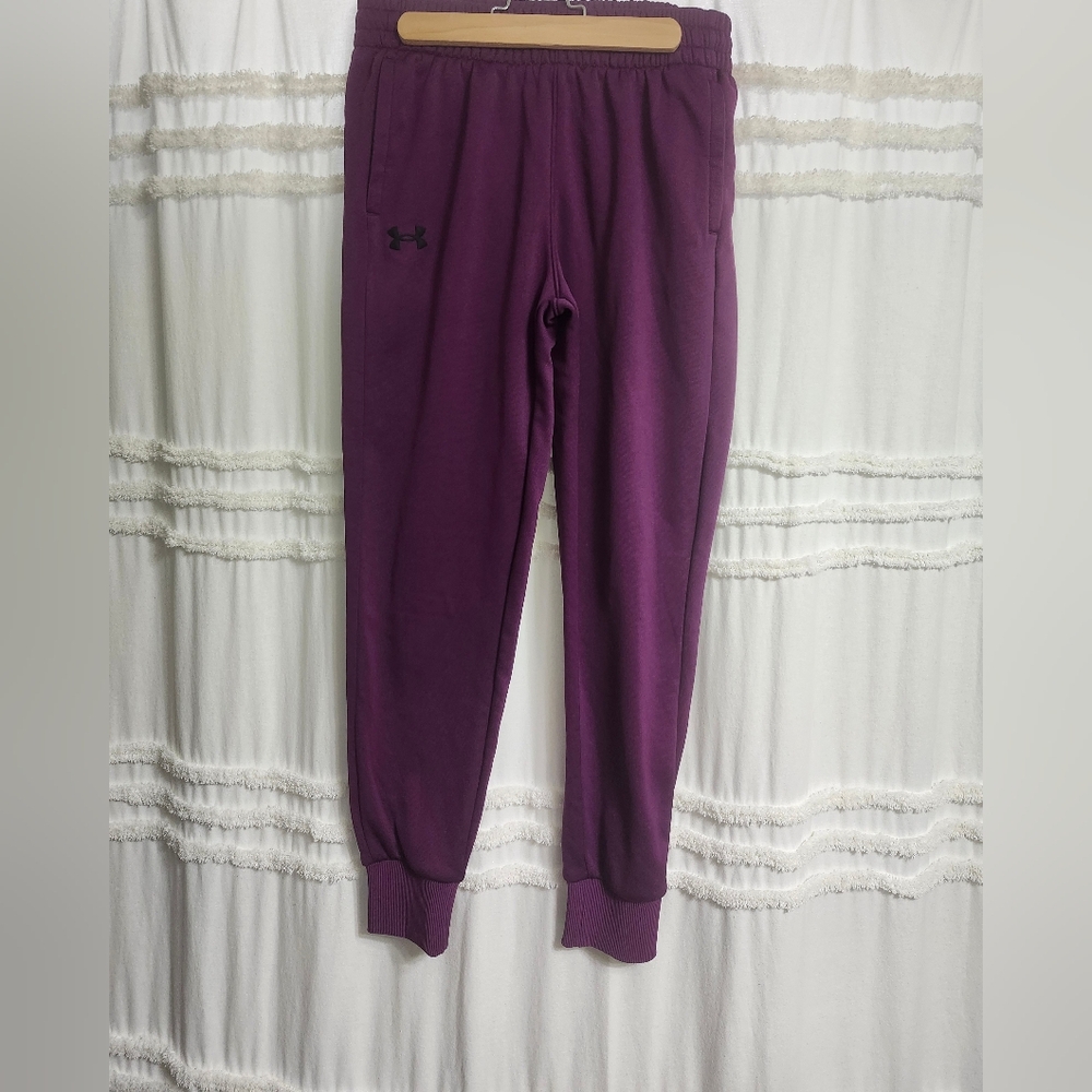 Almost new, Under Armour sweat pants. Size small